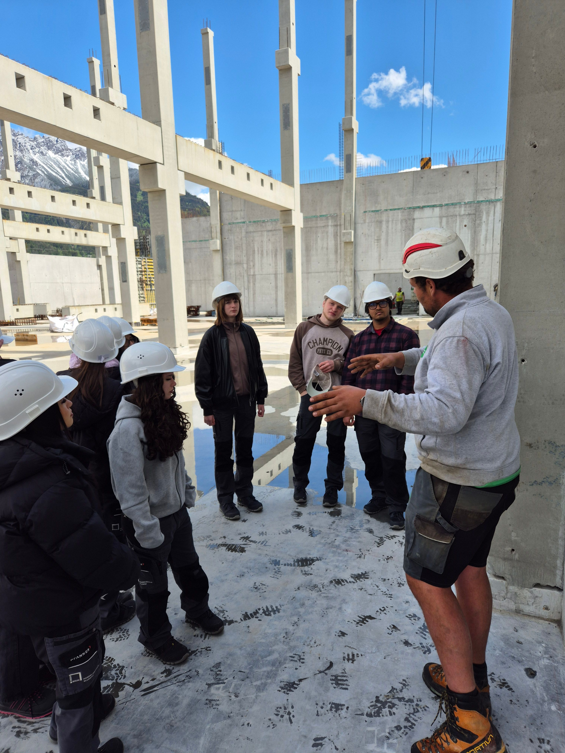 Einblicke in die Praxis auf unserer Baustelle in Nüziders3