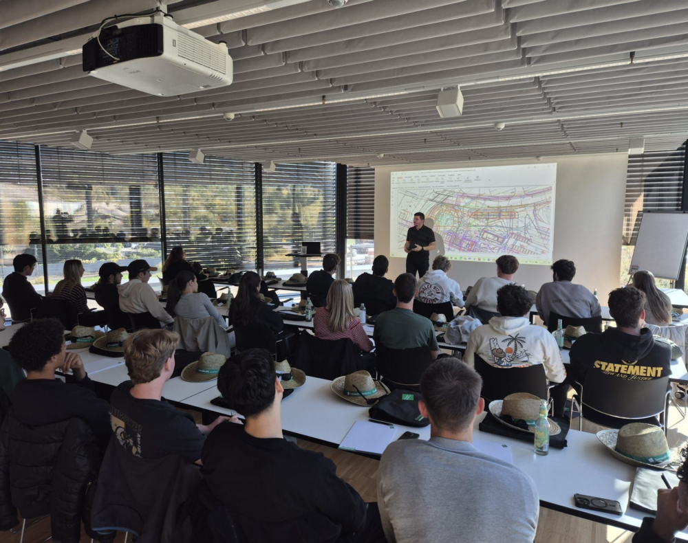 theorie-trifft-praxis-unsere-htl-mentorenklasse-zu-besuch-featured